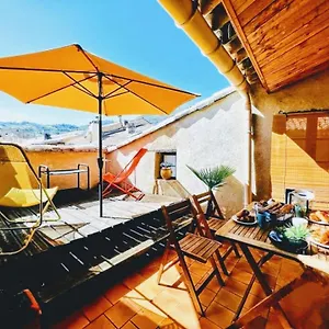https://la-terrasse-dolea-au-coeur-du-village.hotels-rhonealpes.com