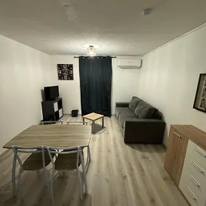 https://studio-avec-terrasse-vue-sur-cousson.fr-provencehotel.com